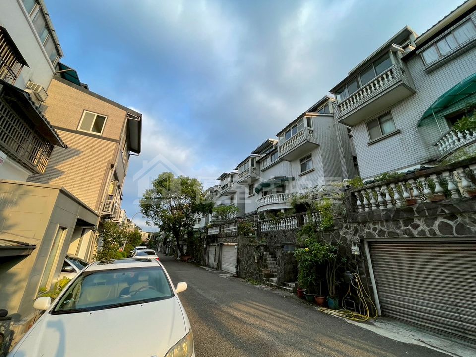 Uhomes