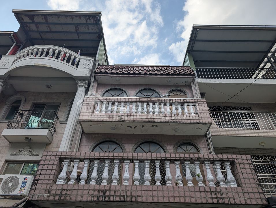 Uhomes