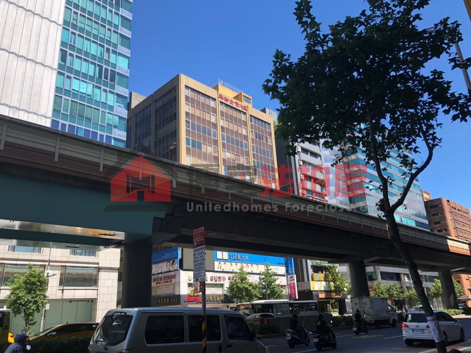 Uhomes