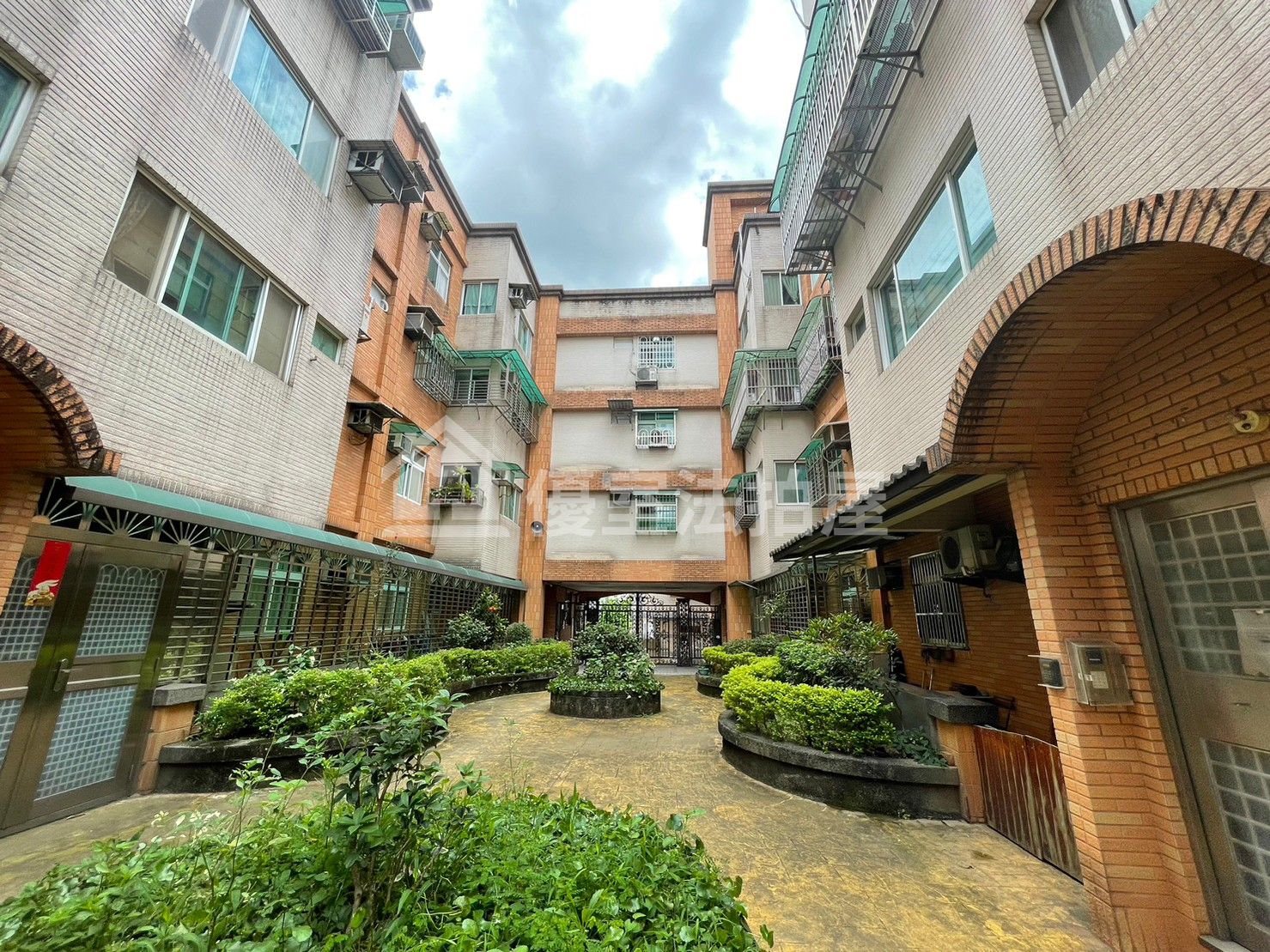 Uhomes