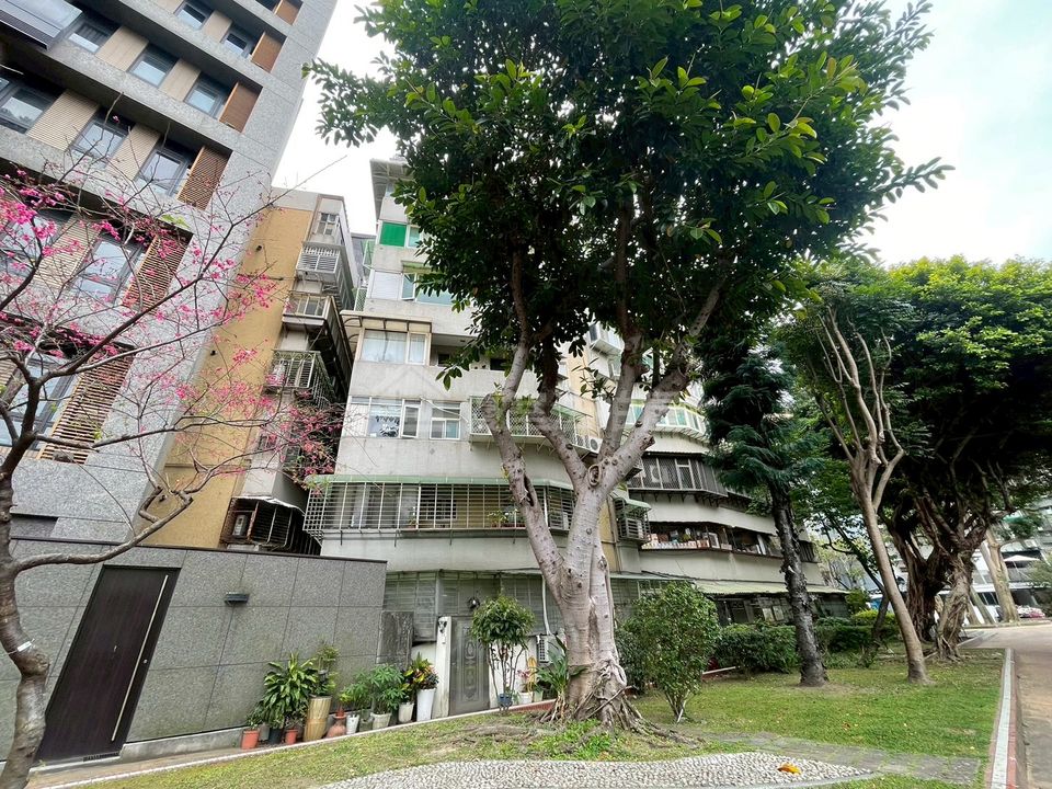 Uhomes